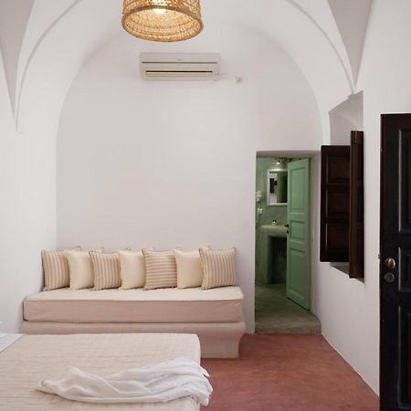 Madame Kalitsi Cozy Suites Fira  Extérieur photo