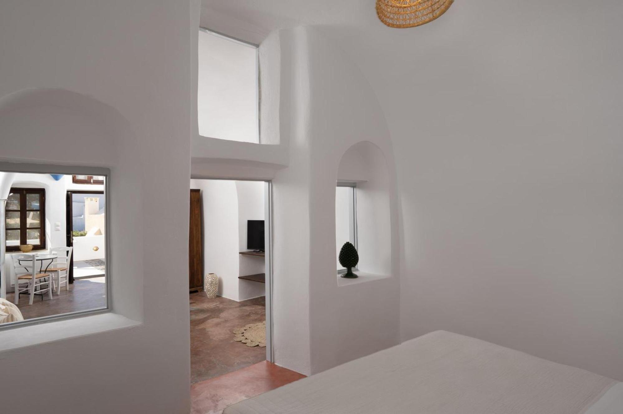 Madame Kalitsi Cozy Suites Fira  Extérieur photo