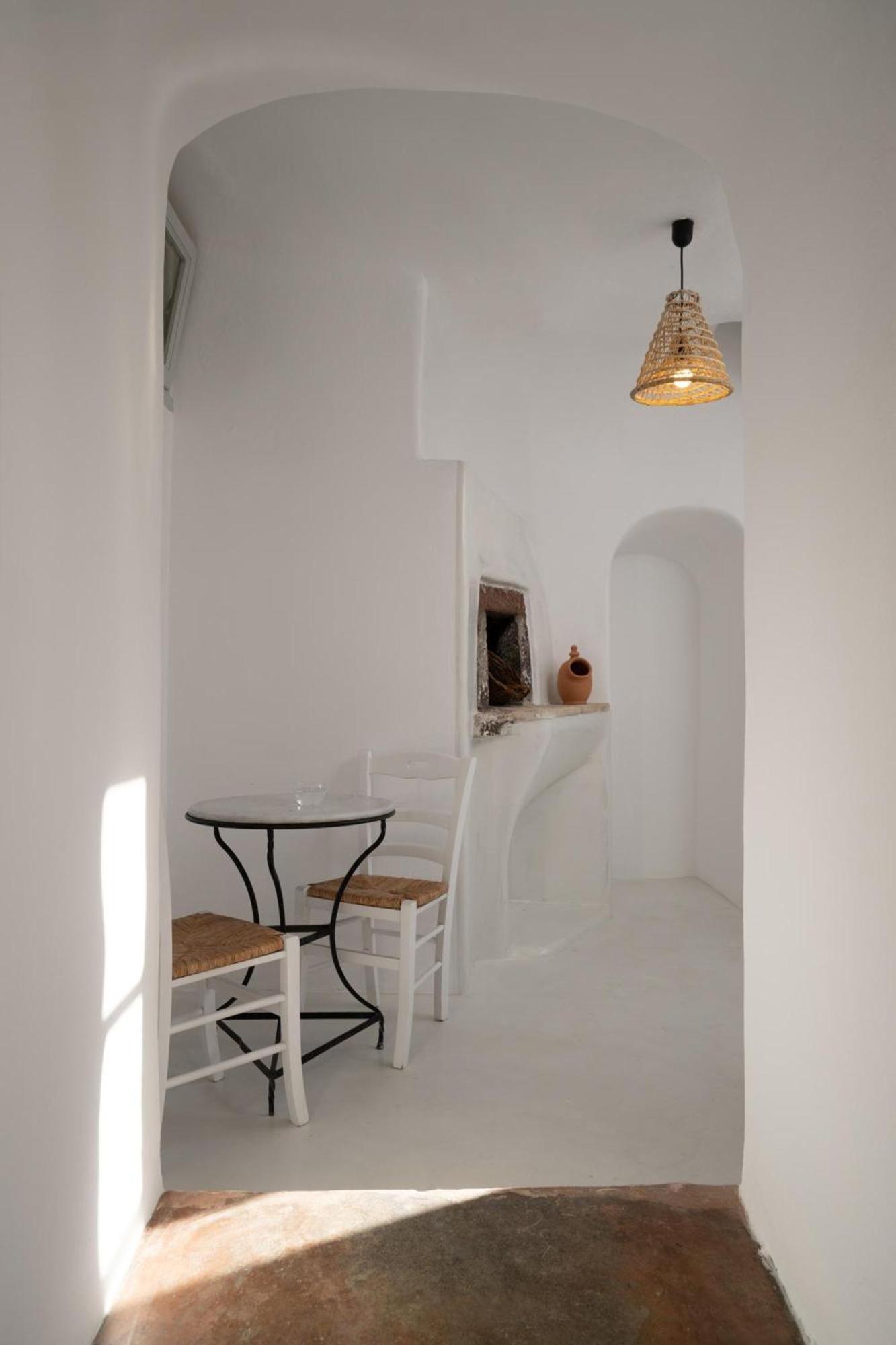 Madame Kalitsi Cozy Suites Fira  Extérieur photo