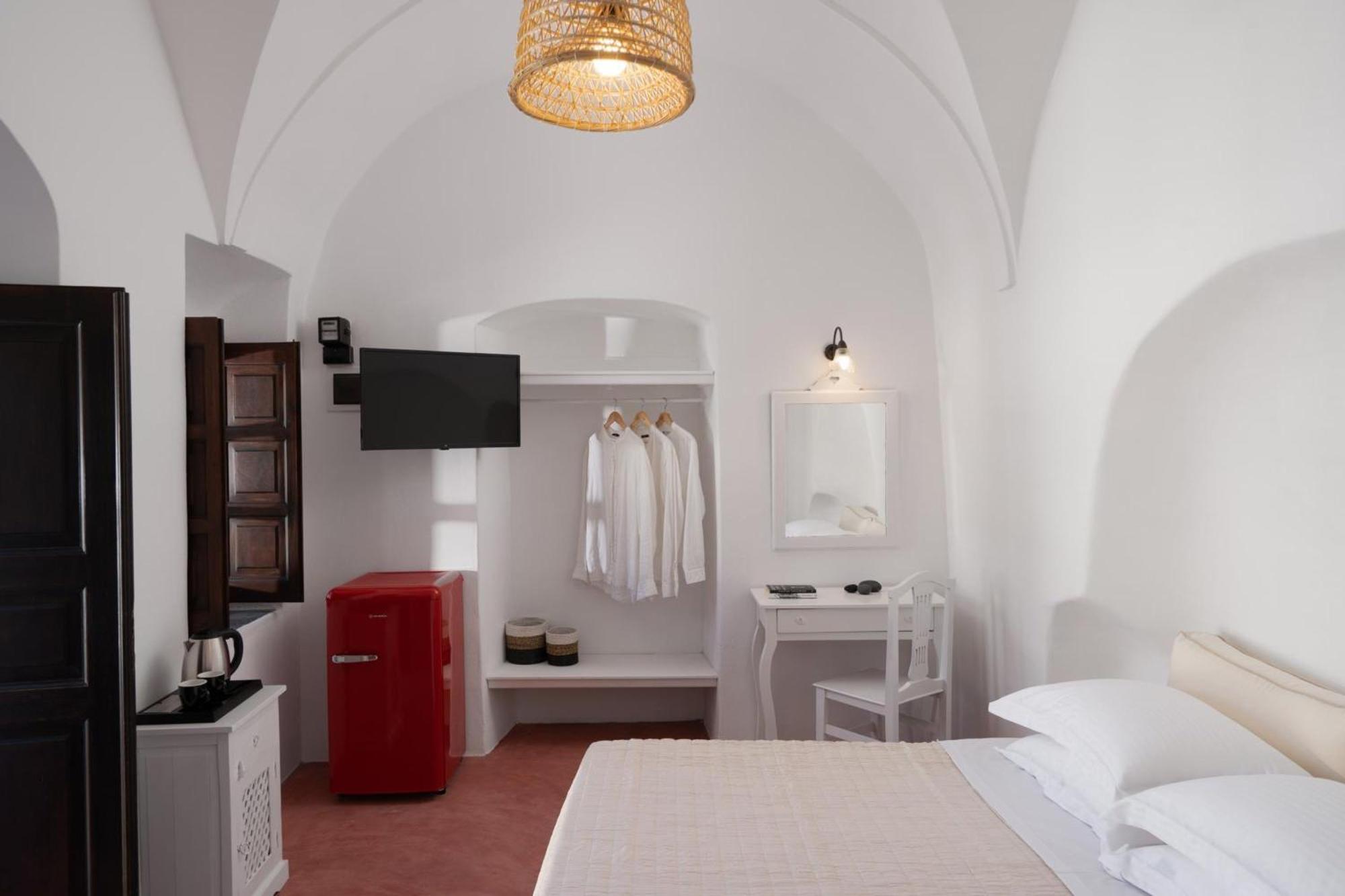 Madame Kalitsi Cozy Suites Fira  Extérieur photo