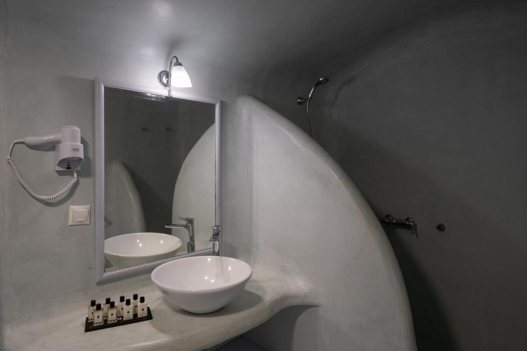 Madame Kalitsi Cozy Suites Fira  Extérieur photo