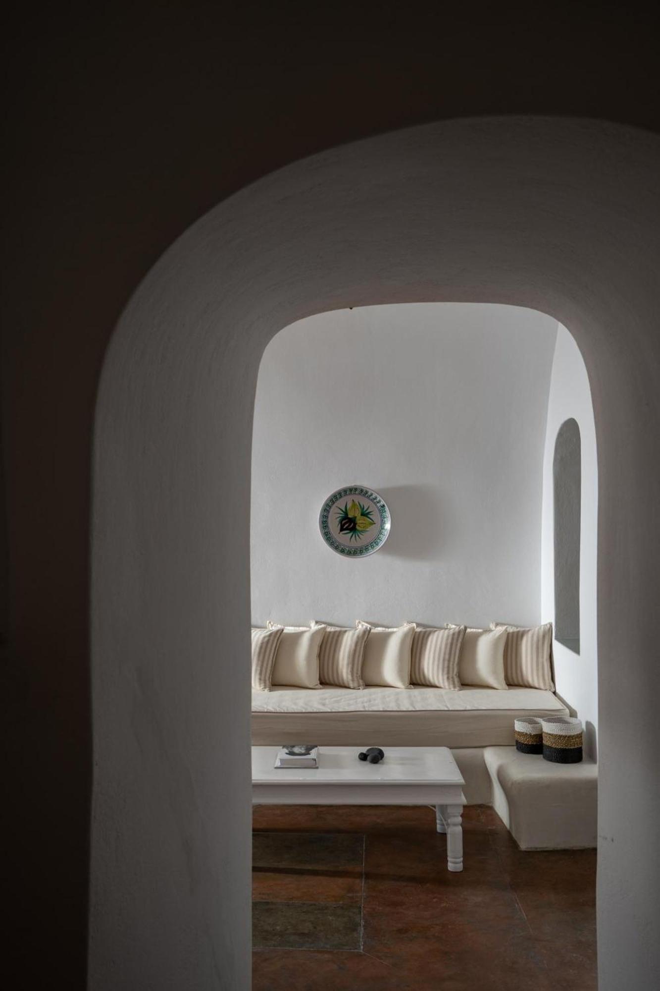 Madame Kalitsi Cozy Suites Fira  Extérieur photo
